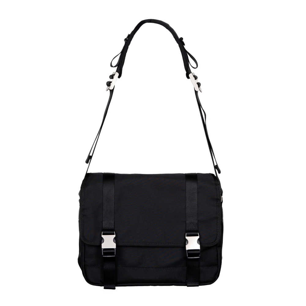 [Kazuha&#039;s Pick] 2-Buckle Shoulder Messenger Bag (Black)